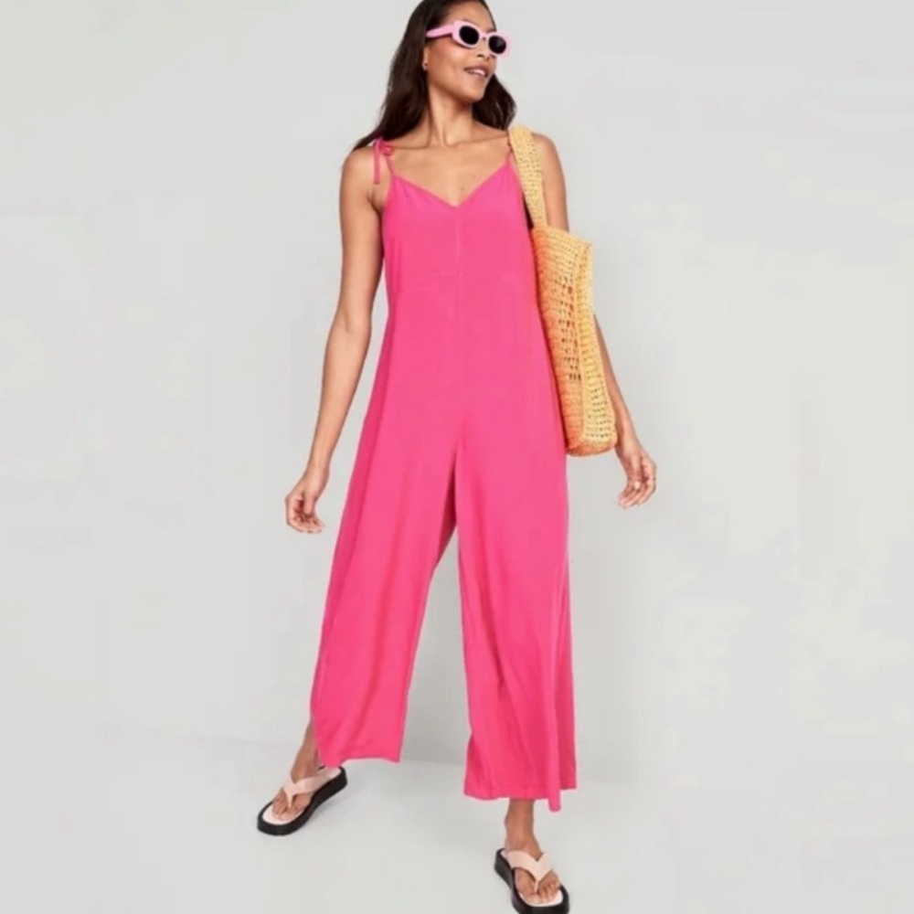 Old Navy vneck jumpsuit wide leg